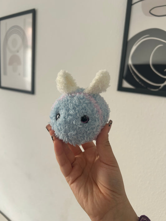 Flauschi Biene Kuscheltier | handmade | gehäkelt